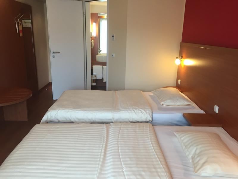 Hotel Azimut Frankfurt 3*