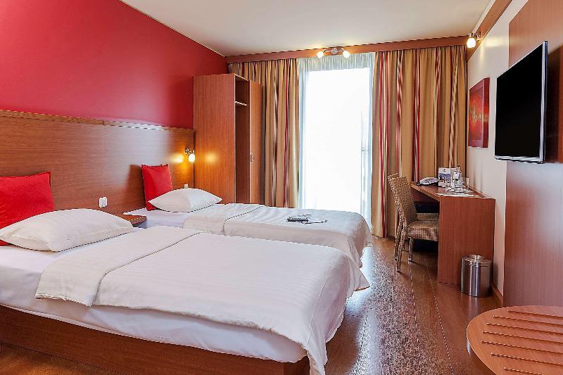 Azimut Frankfurt Hotel 3*